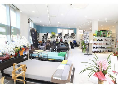 エイジフリーショップみなと店内